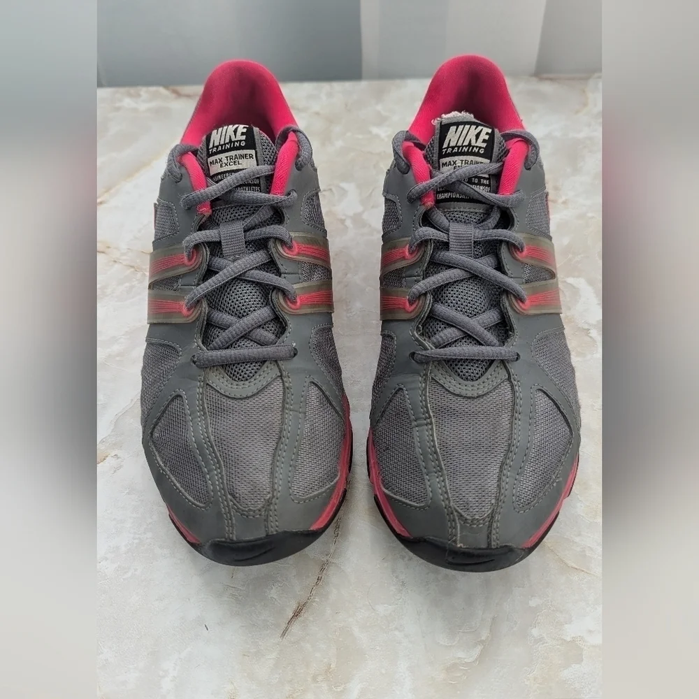 NIKE Woman's Air Max Trainer Excel  Running  Shoe Size 7.5